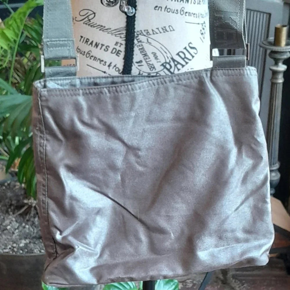 Kennith Cole Reaction Silver Cross body Bag - Picture 8 of 11